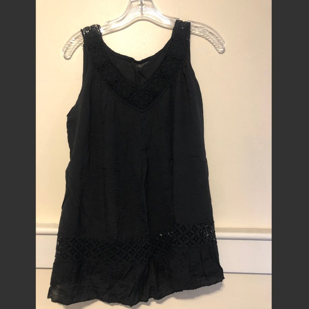 Light-weight black sleeveless tanktop from Greece